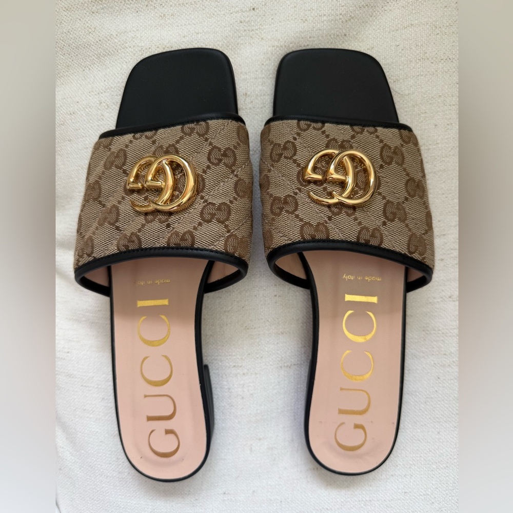Gucci Jolie Leather-Trimmed Embellished Logo Details Slides/ Sandals - Size 40